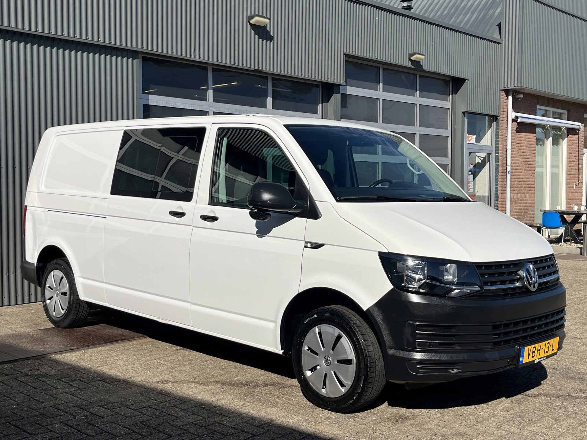 Volkswagen Transporter 2.0 TDI L2H1 DC 150pk BTW VRIJ! 2x sc, Stof, Gebruikt, 4 cilinders, 150 pk