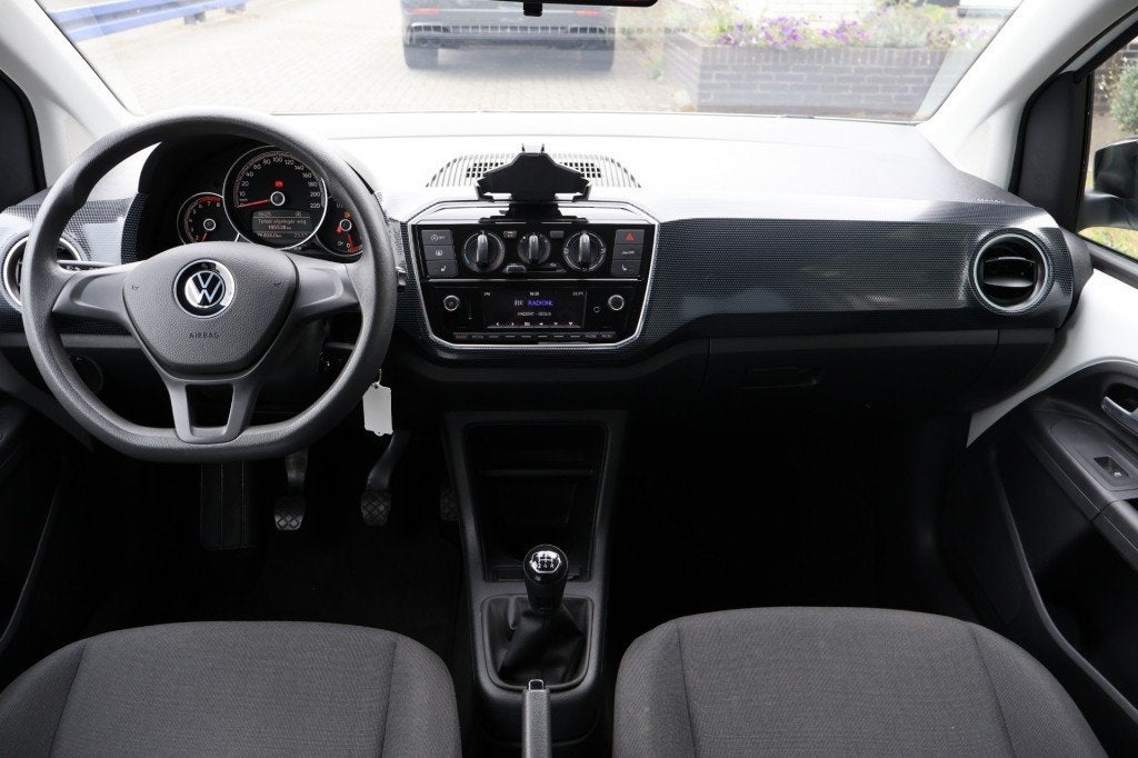 Volkswagen UP 1.0 (65pk) Airco/Lane assist/DAB/17 Inch/Stoel, Auto's, Volkswagen, 65 pk, Gebruikt, Up!, 4 stoelen