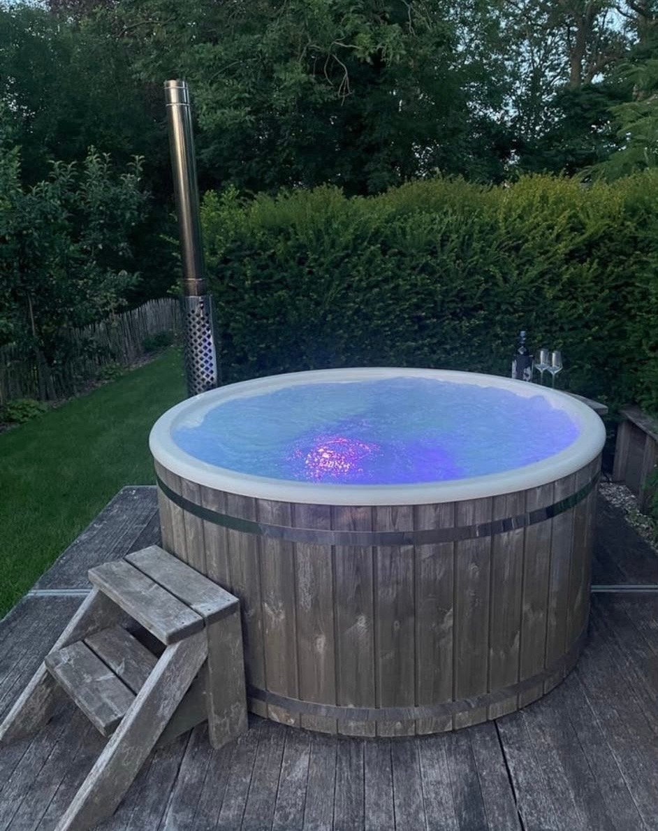 Hottub met interne kachel, Ophalen of Verzenden, Zo goed als nieuw