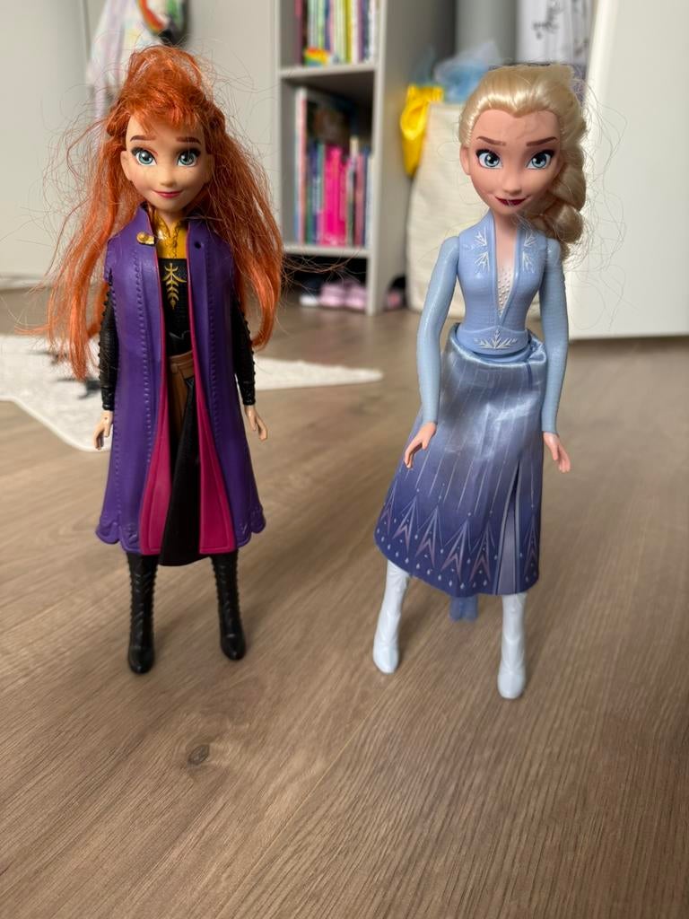 Anna en elsa poppen, Kinderen en Baby's, Speelgoed | Poppen, Ophalen, Zo goed als nieuw, Barbie