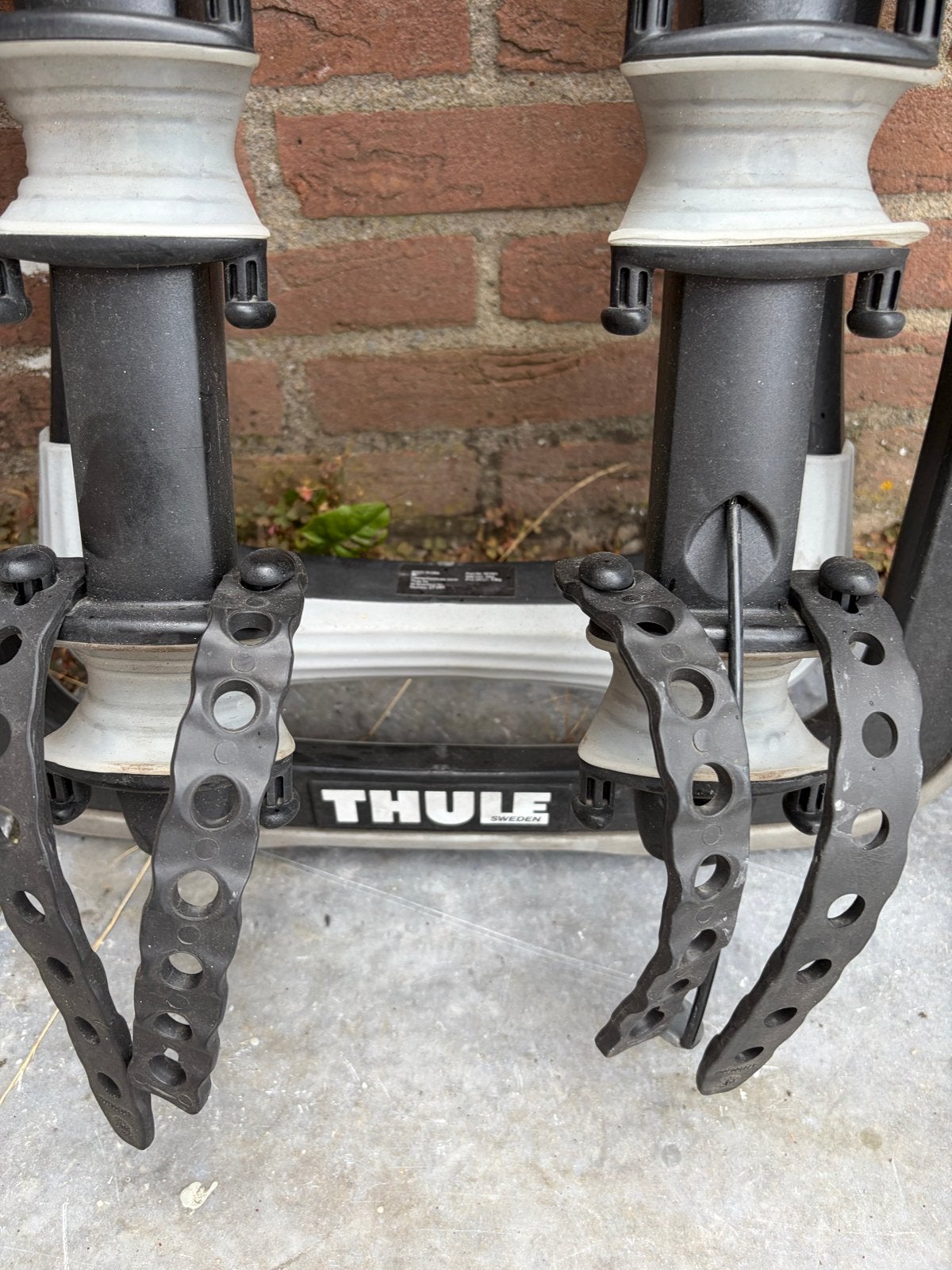 Thule fietsendrager met reserve onderdelen, Ophalen, 2 fietsen, Gebruikt, Achterklepdrager