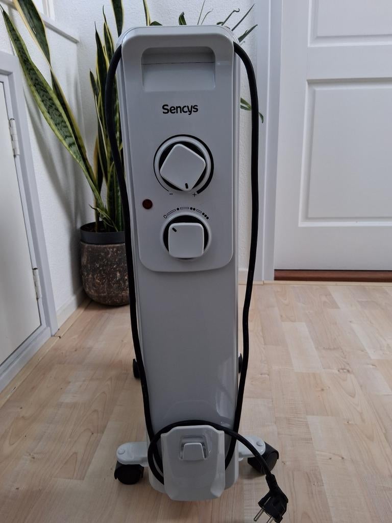 SENCYS OLIE RADIATOR, Doe-het-zelf en Verbouw, Radiator, Minder dan 60 cm, Ophalen of Verzenden, Zo goed als nieuw
