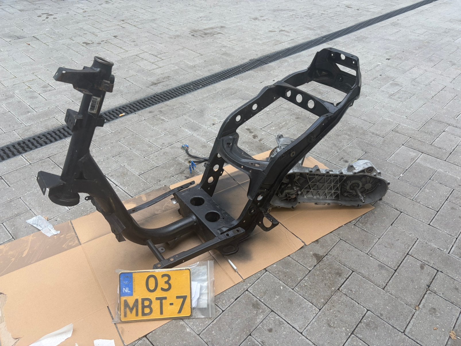 Zip a2 frame met carters, Fietsen en Brommers, Brommeronderdelen | Scooters, Zo goed als nieuw, Piaggio, Frame, Ophalen
