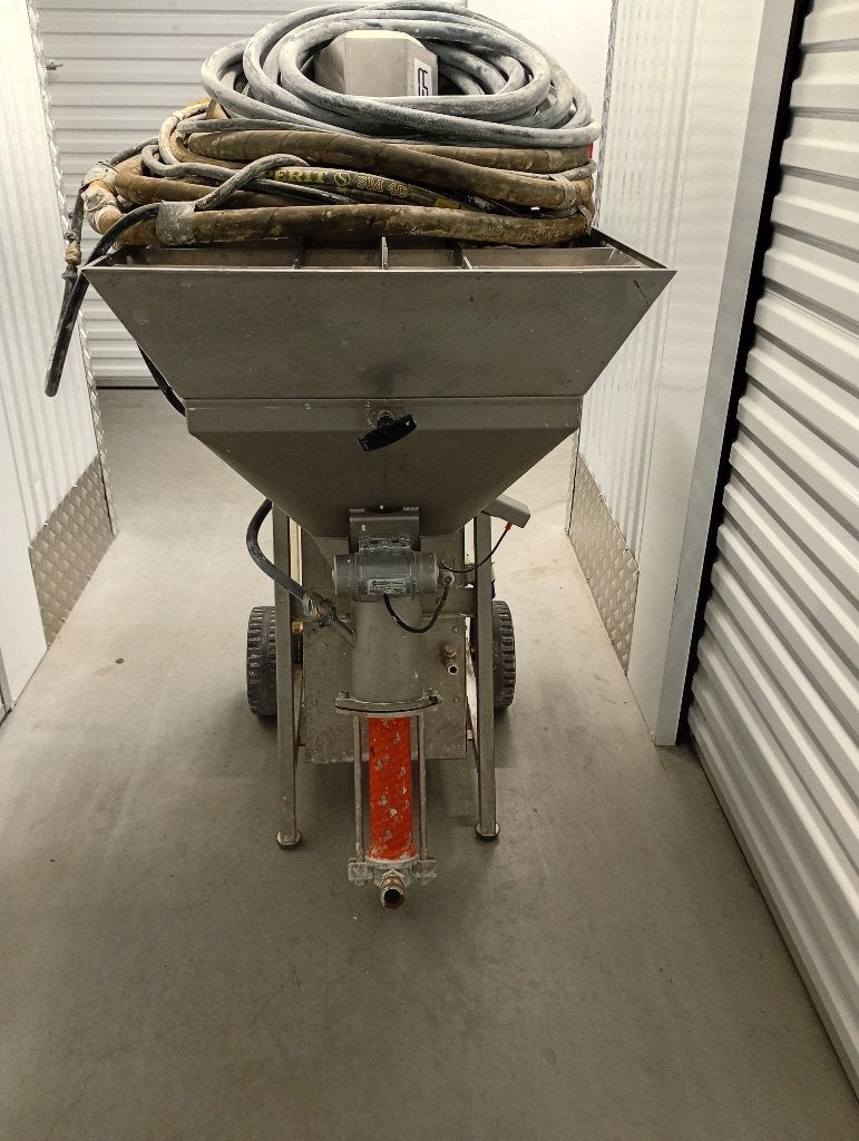booster rvs gipsspuitmachine, Stucwerk