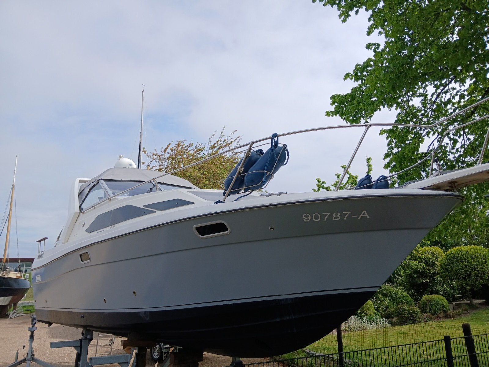 Bayliner 2655 cierra sport cruiser, Watersport en Boten, Motorboten en Motorjachten, Ophalen of Verzenden, Bayliner, Koelkast