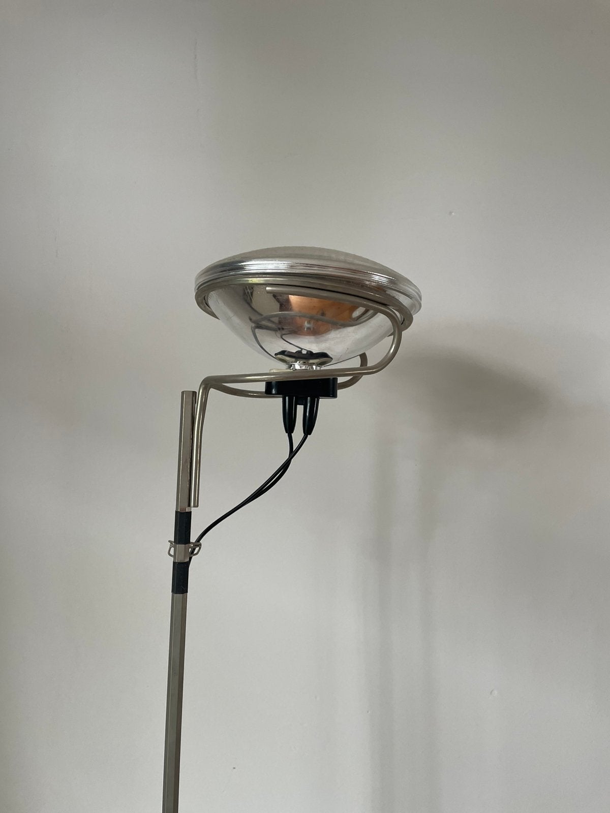 Toio design lamp van flos (defect), Modern design, Gebruikt, Ophalen of Verzenden, Metaal