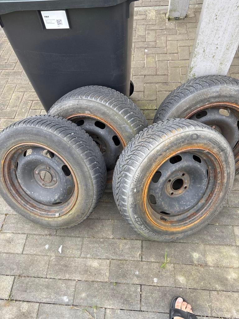 Kumho Winterbanden 185/65 R15 88T op stalen velg, Auto diversen, Ophalen of Verzenden, Gebruikt