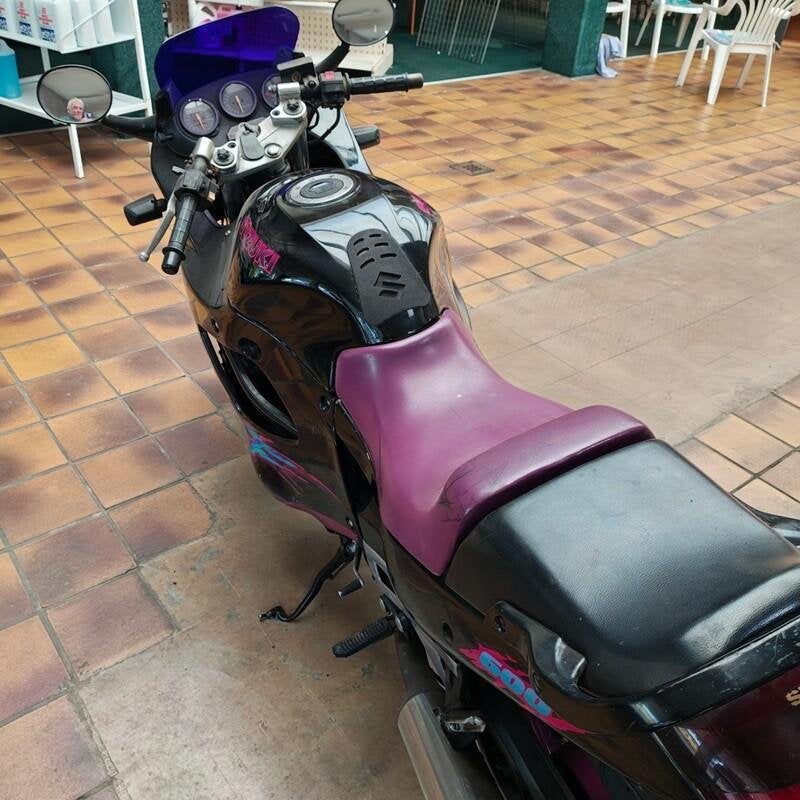 Motorfiets, Suzuki, GSX 600 F, zwart/paars, 1990, Automaat, Overige modellen, Overige carrosserieën, Overige brandstoffen
