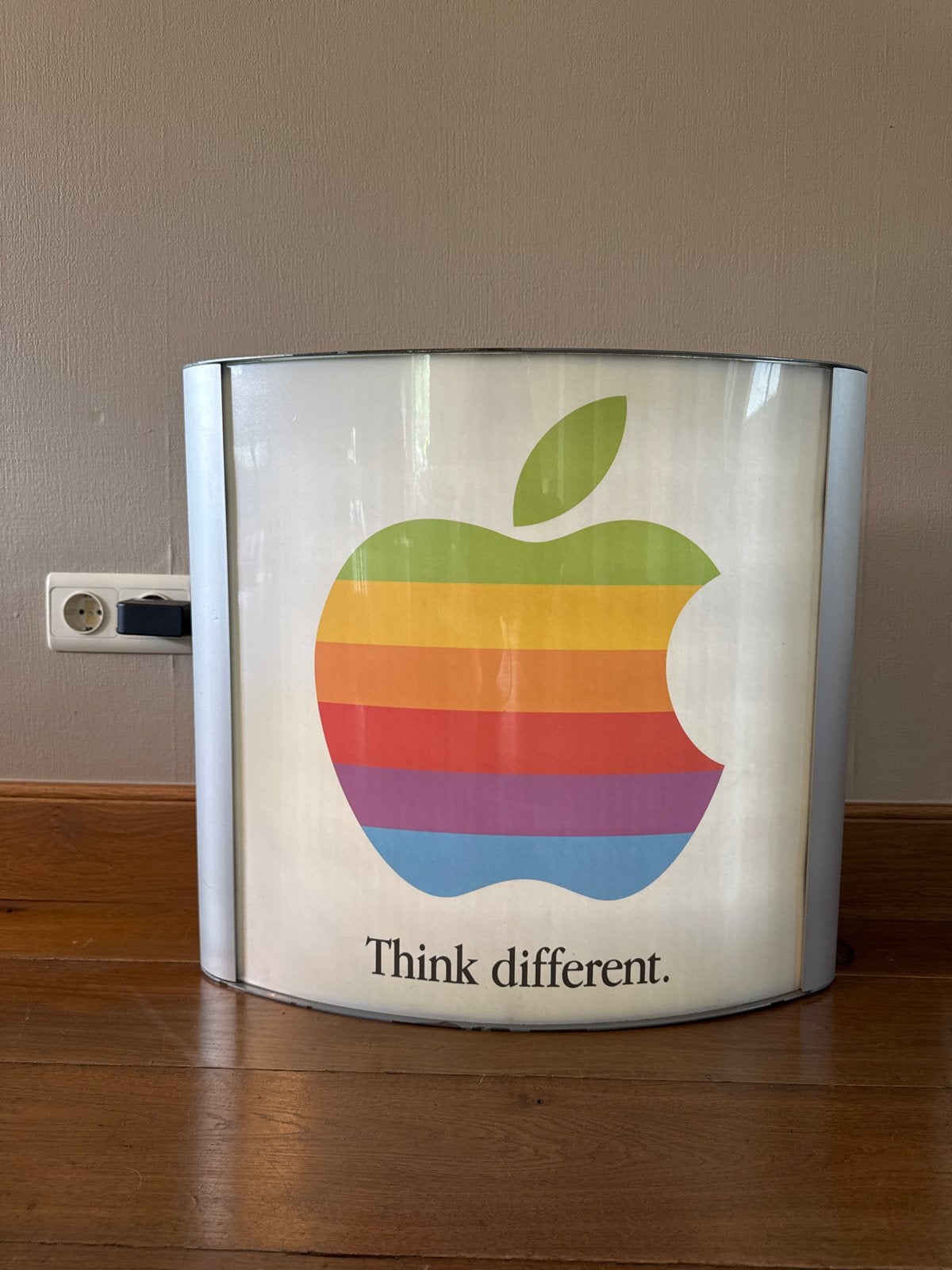 Vintage Apple "Think Different" Lichtbak - Zeldzaam, Ophalen of Verzenden, Overige typen