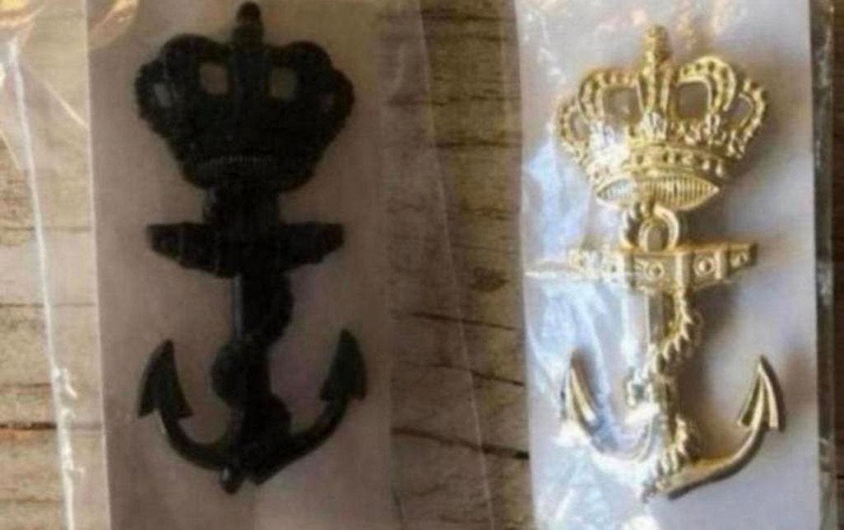 Korps Mariniers Setje Emblemen - 2, Verzenden, Marine, Nederland, Embleem of Badge