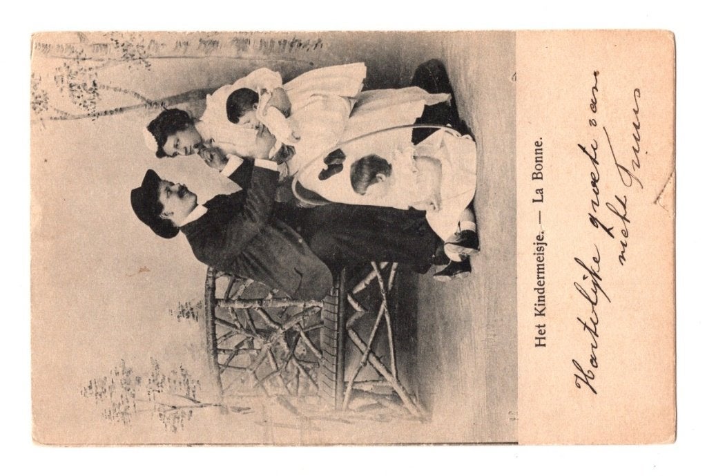 Antieke Ansichtkaart Het Kindermeisje La Bonne, Ophalen of Verzenden, Voor 1920, Gelopen, Overige thema's