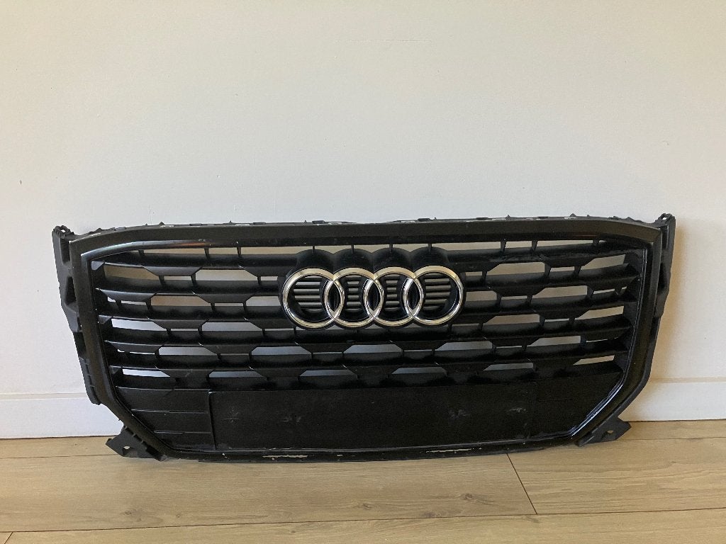 Grille Audi Q2 met logo, Ophalen, Gebruikt, Voor, Audi