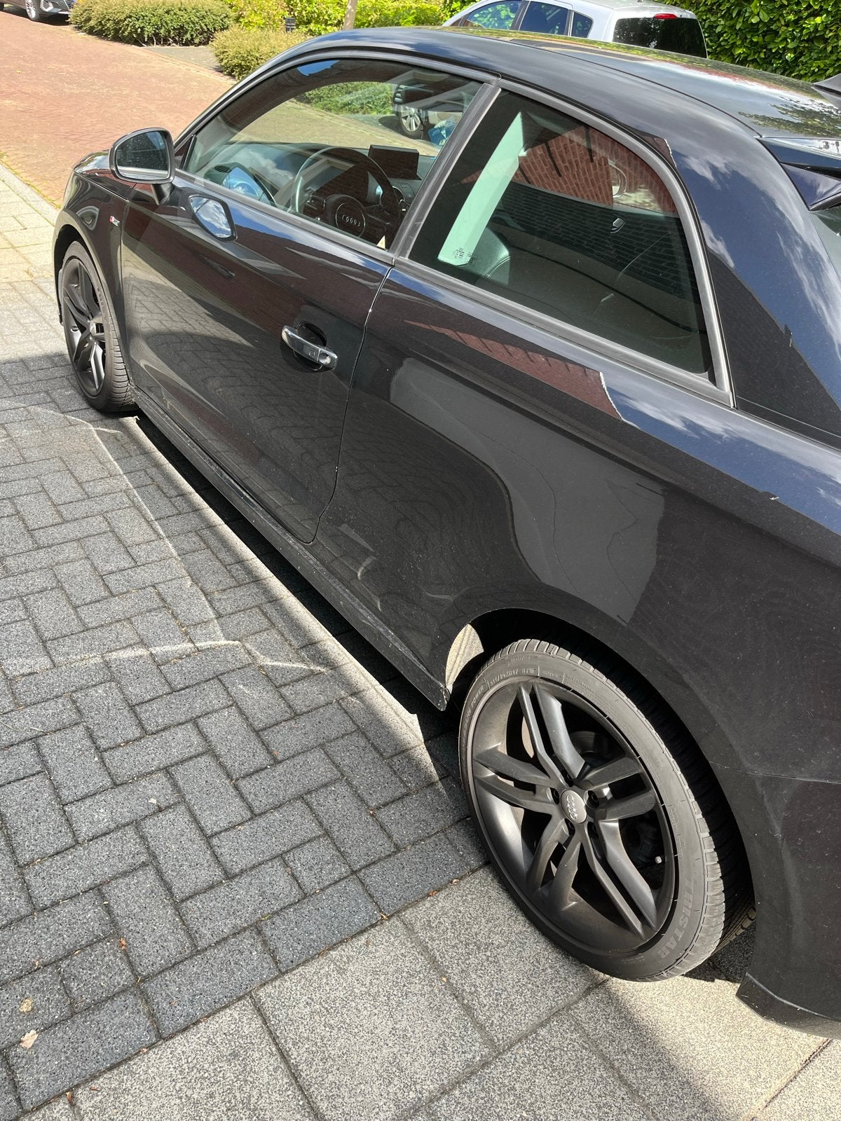 Audi A1 1.6TDI 66KW 2011 Zwart, Auto's, Audi, A1, Euro 6, 4 cilinders, 4 stoelen