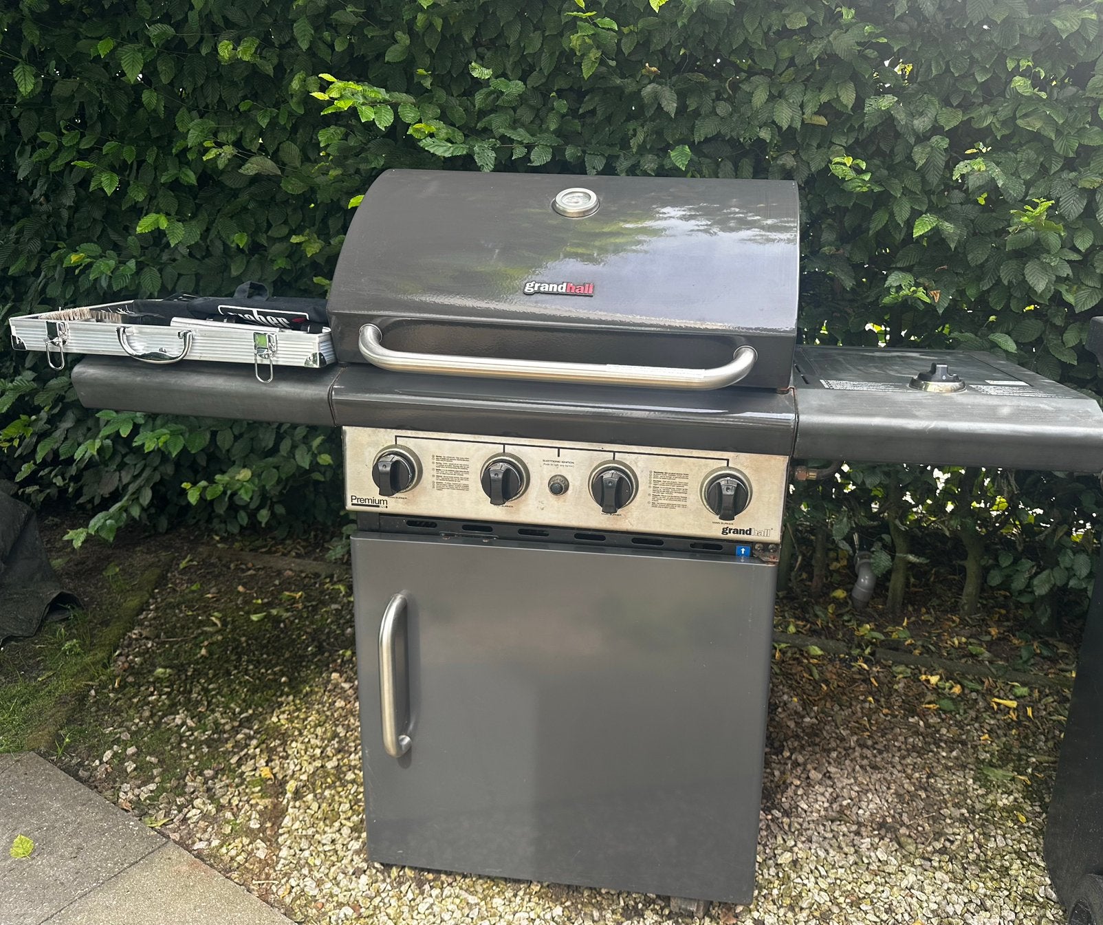 Grandhall Gasbarbecue met bestek-koffer, Ophalen of Verzenden, Gebruikt