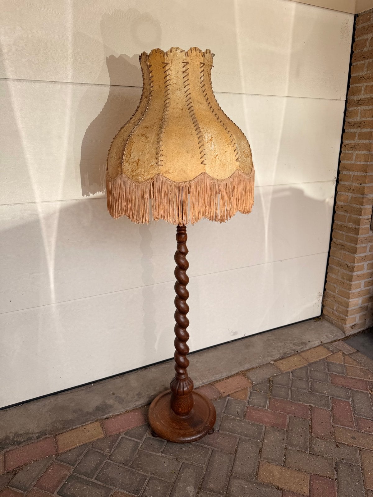 Vintage staande lamp met gedraaide houten voet, Ophalen