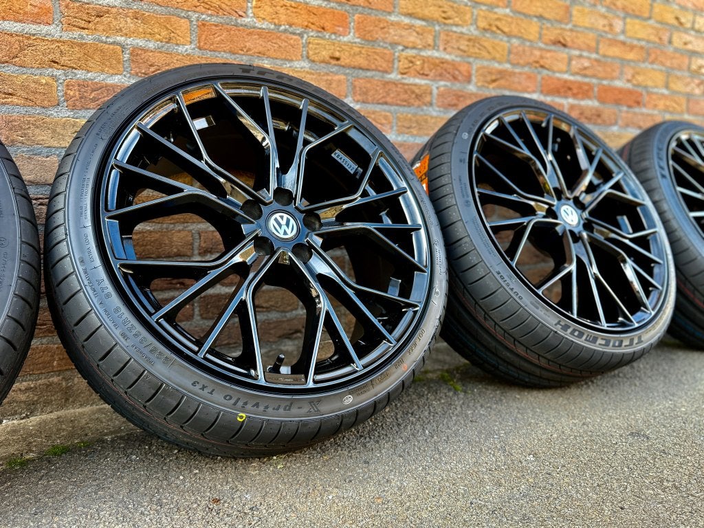 Volkswagen Polo Audi A1 Seat Ibiza velgen 18 inch met banden, Niet ingevuld, 18 inch, Banden en Velgen, Niet ingevuld