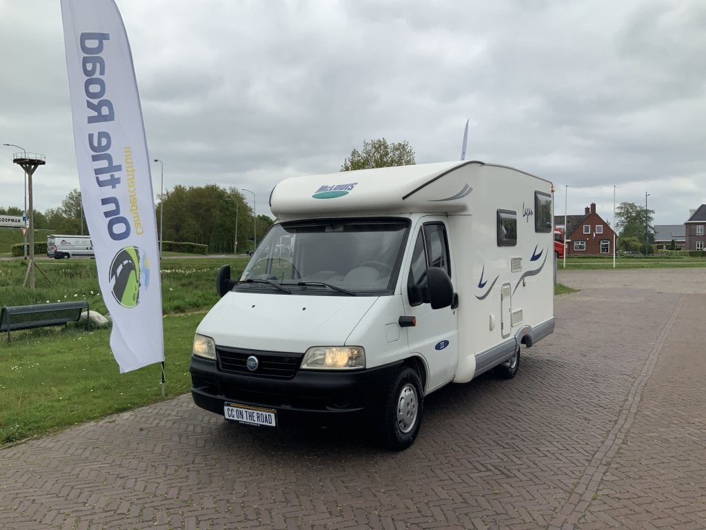 McLouis Lagan 253 G Half-integraal, Kleine camper, met, Caravans en Kamperen, Campers, Overige merken, Tot en met 2, 6 tot 7 meter