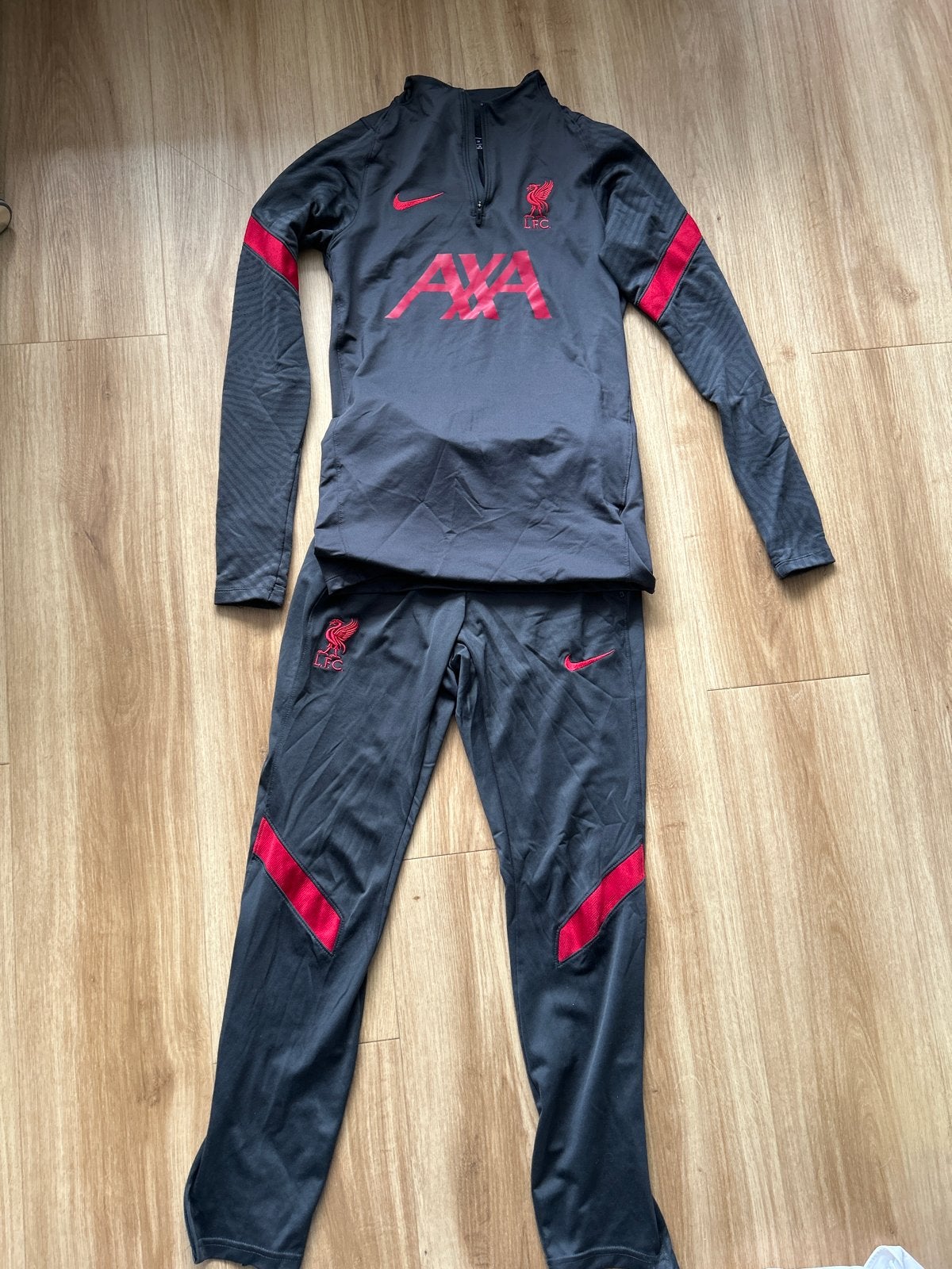 Liverpool Nike Trainingspak Maat M, Maat 38/40 (M), Overige typen, Ophalen of Verzenden, Grijs