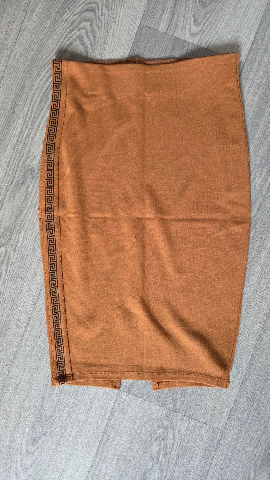 Amisu Bruine Rok met Griekse Rand - Maat 34, Bruin, Ophalen of Verzenden, Zo goed als nieuw, Knielengte