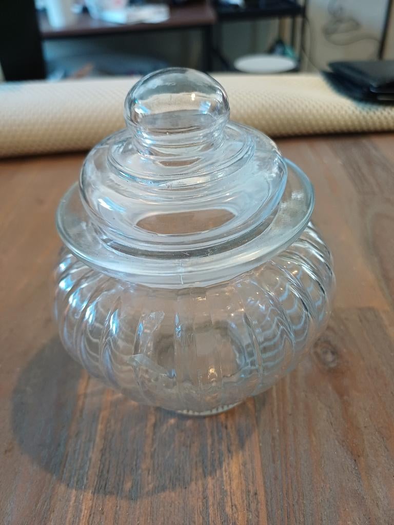 Leuk glazen potje met afsluitbare deksel 5-8 cm, Antiek en Kunst, Antiek | Glas en Kristal, Ophalen of Verzenden