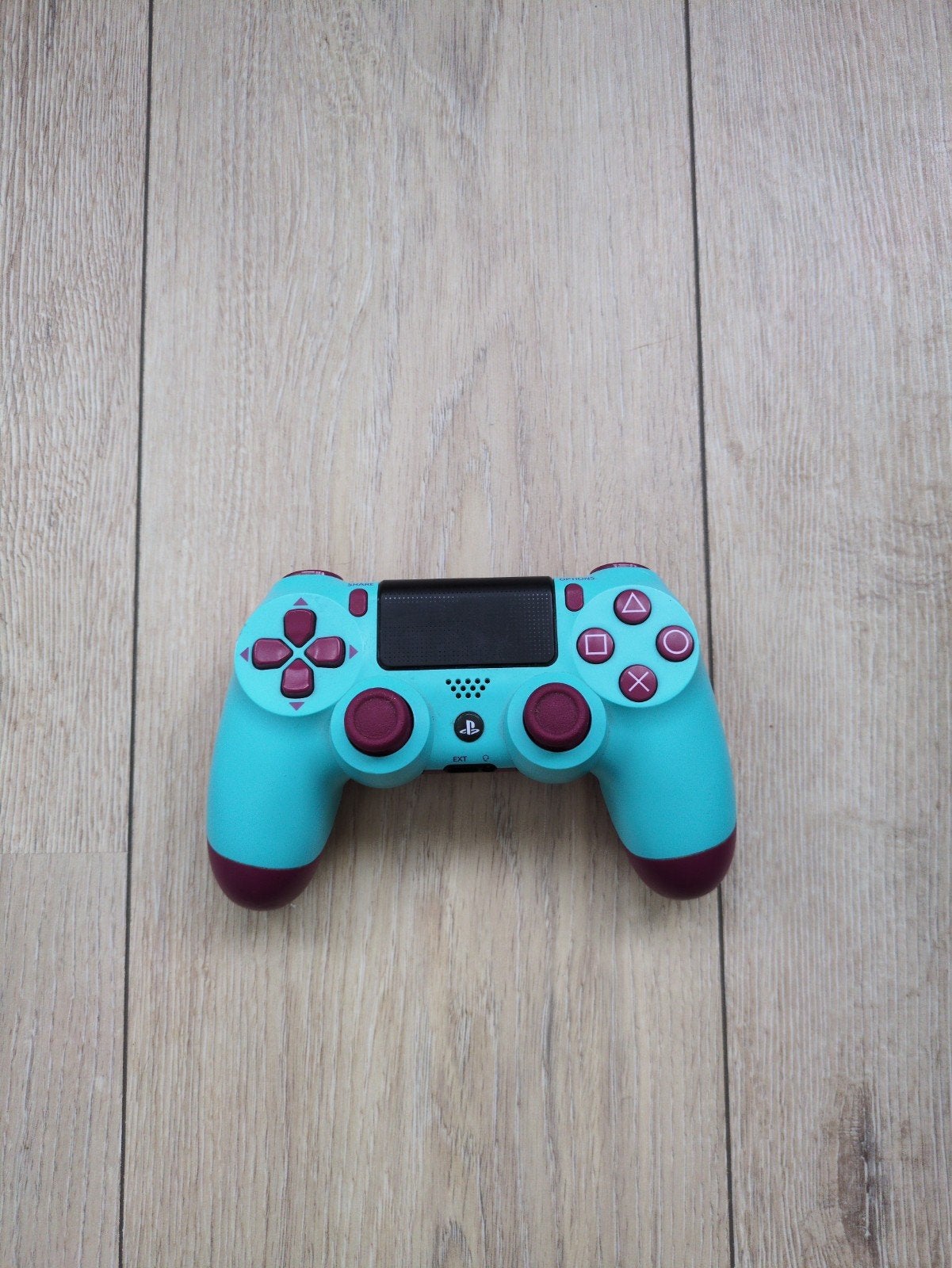 Sony PlayStation Controller - Berry Blue, Ophalen of Verzenden, Zo goed als nieuw, Controller, PlayStation 4