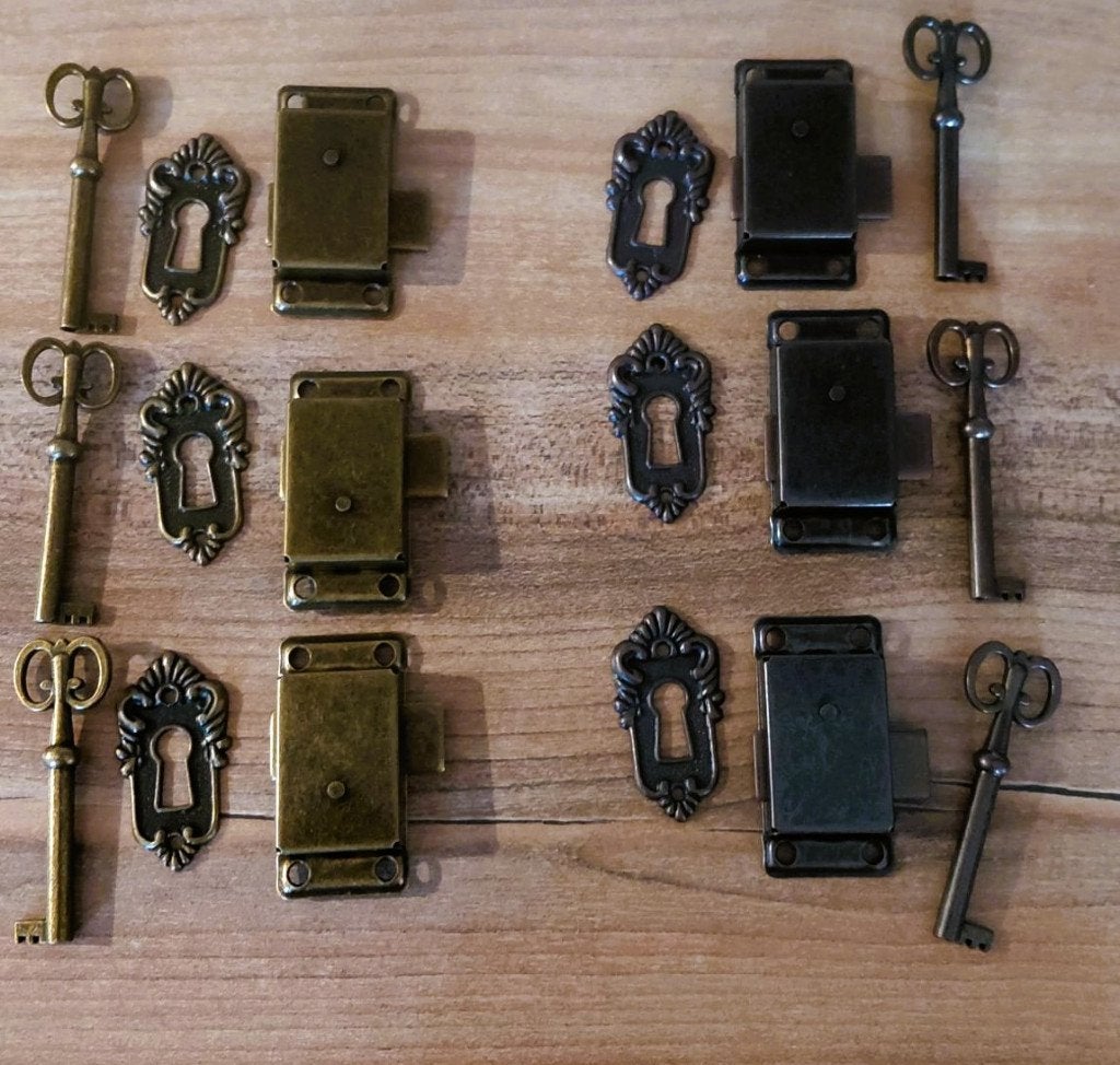 Antieke sloten met sleutels, Antiek en Kunst, Ophalen of Verzenden