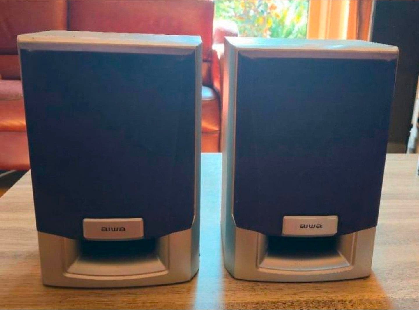 Set Aiwa luidsprekers.1 is defect 1 is goed, Overige merken, Stereo speakers, Refurbished, Ophalen of Verzenden