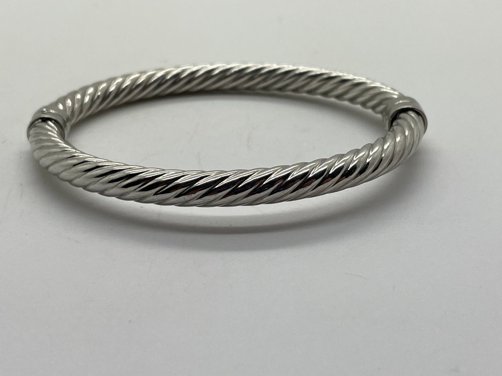 F107 Prachtige zilveren bangle armband, Sieraden, Tassen en Uiterlijk, Armbanden, Ophalen of Verzenden, X, Zilver, Zilver