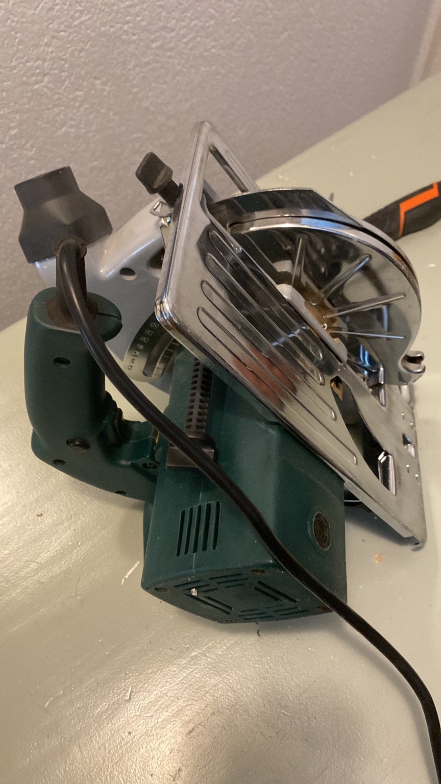 Circlezaag ( circular saw ), Ophalen, Zo goed als nieuw