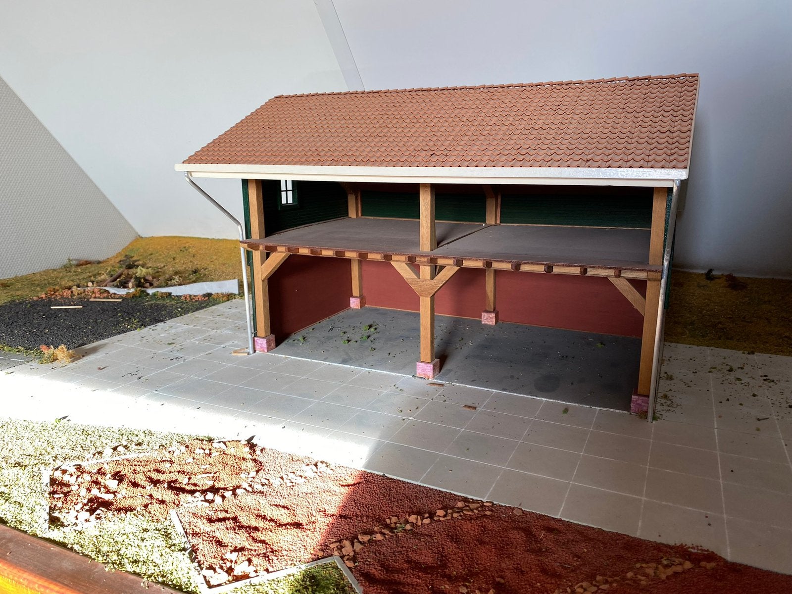 Zelfbouw loods en stal 1:32 diorama, Ophalen of Verzenden, Zo goed als nieuw, Tractor of Landbouw, Overige merken