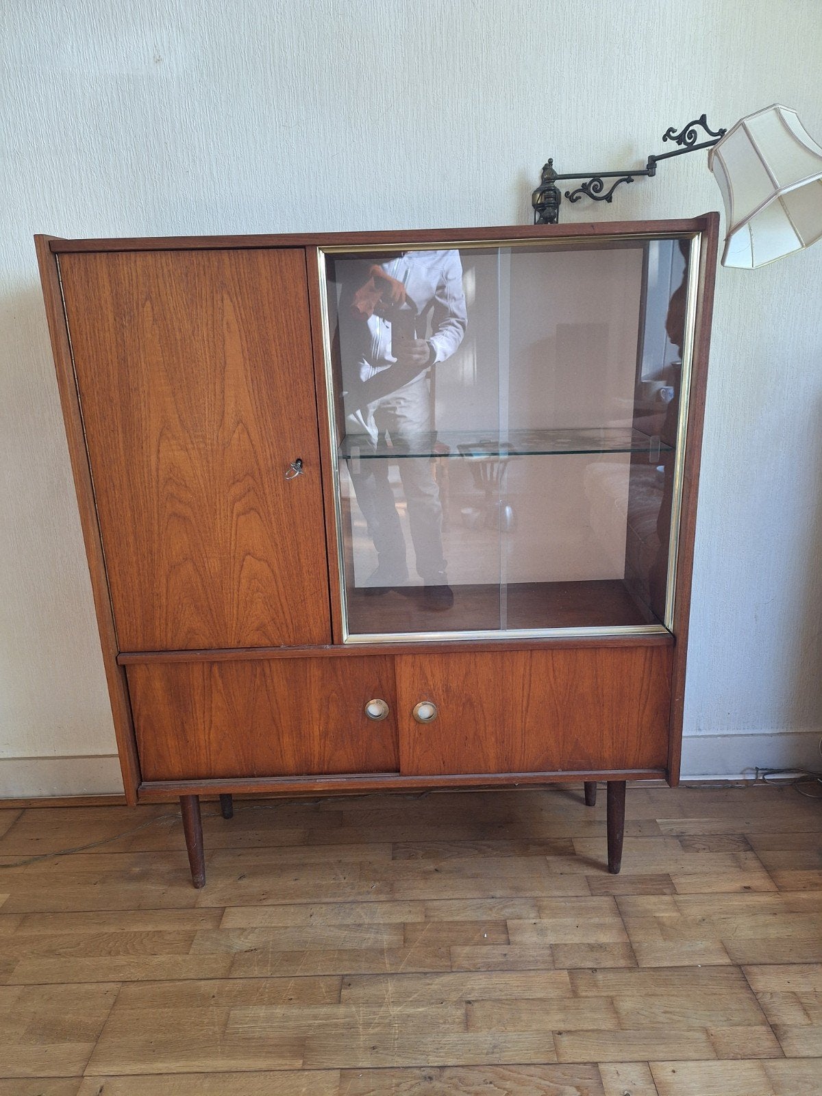 Leuk vintage kastje kast glazen schuifdeuren dressoir, Ophalen, 100 tot 150 cm, Vintage, 25 tot 50 cm