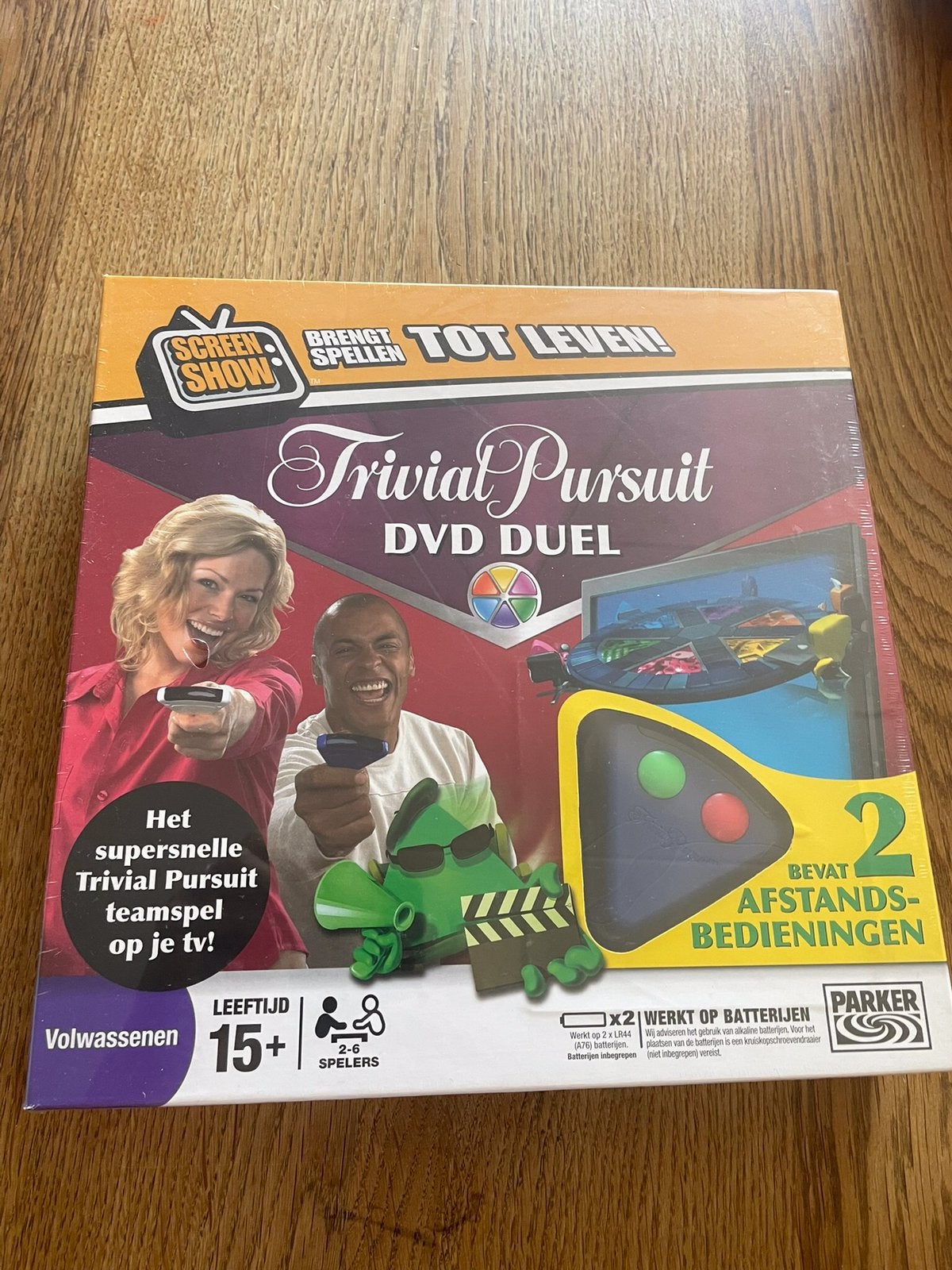 Nieuw in verpakking:Spel "Trivial Pursuit DVD Duel" voor 15+, Vijf spelers of meer, Ophalen of Verzenden, Nieuw, HASBRO