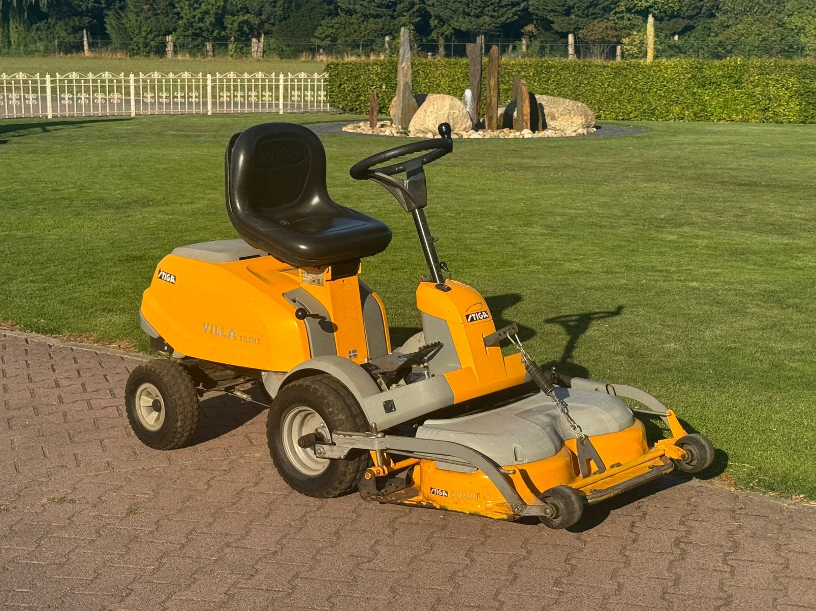 STIGA Villa frontmaaier HONDA zitmaaier hydrostaat, Ophalen, Gebruikt