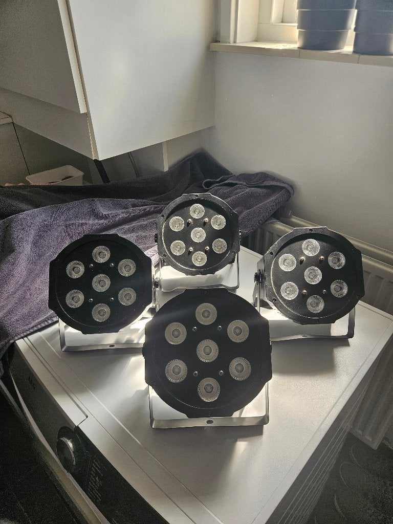 4x LED Par Spots met Shuko kabels (incl. doorlus), Muziek en Instrumenten, Ophalen of Verzenden, Zo goed als nieuw, Licht, Kleur