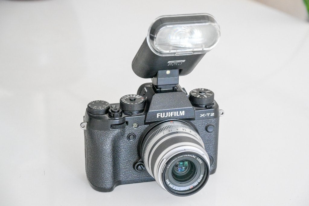 Fujinon 23mm F2 R WR silver, Fujifilm, Beschermhoes/tas, Zo goed als nieuw, 23 mm