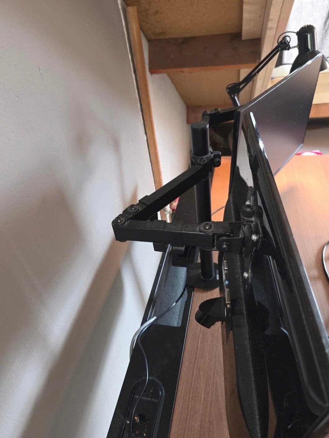 Foto 4 van LG Monitoren (2x) met NewStar arm + optioneel ThinkPad Dock