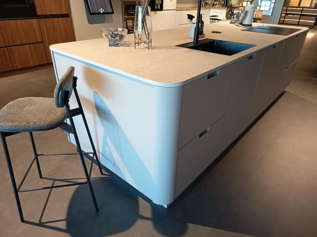 Keukeneiland Kvik showroommodel, Ophalen, Overige typen, Zo goed als nieuw, Kunststof