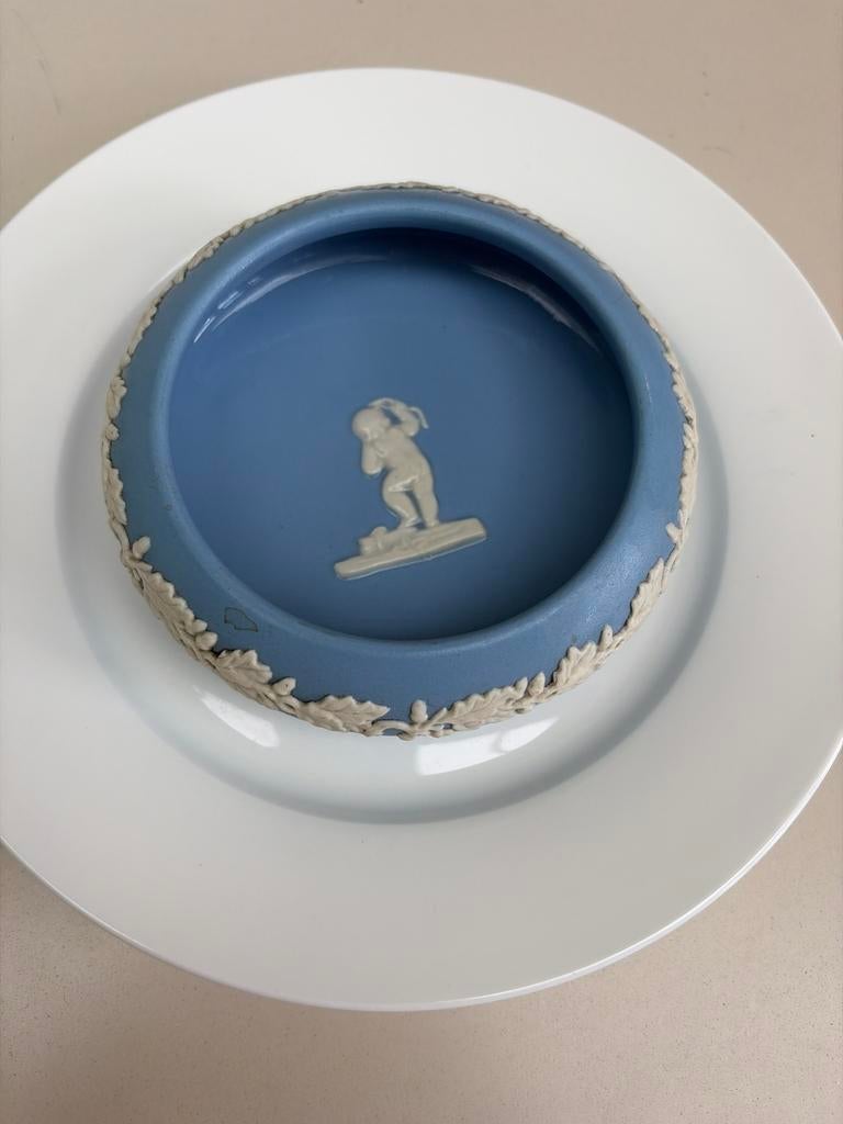 Wedgwood Jasperware schaaltje met figuur, Antiek en Kunst, Antiek | Keramiek en Aardewerk, Ophalen of Verzenden