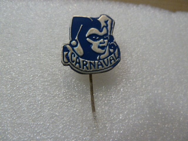 Vintage Carnaval Speldje - Blauw met Harlekijn, Ophalen of Verzenden, Gebruikt, Overige onderwerpen, Speldje of Pin