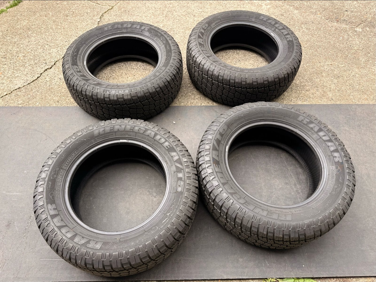 Radar Renegade A/T5 All-Season banden 245/65R17, Auto-onderdelen, 17 inch, Ophalen of Verzenden, All Season, Band(en)