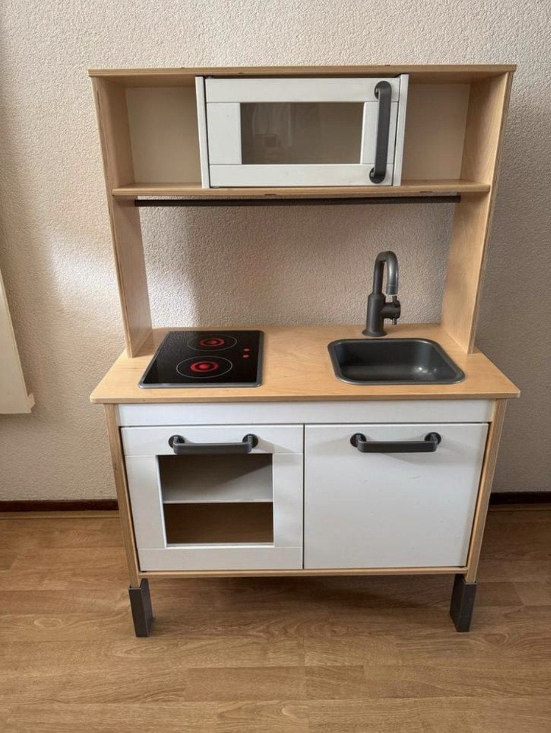 IKEA DUKTIG Speelkeuken met magnetron en kookplaat, Ophalen, Zo goed als nieuw, Jongen of Meisje