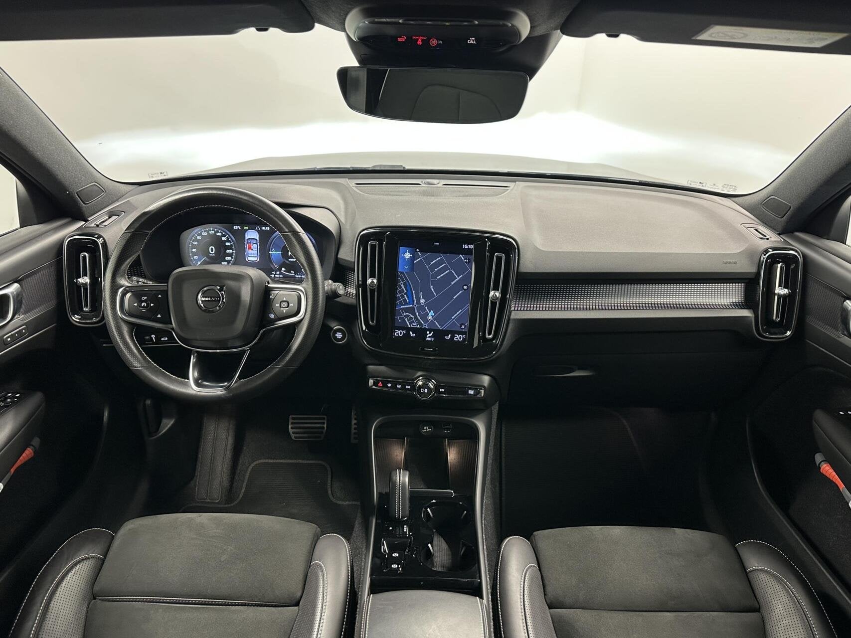 Volvo XC40 1.5 T5 Recharge Inscription R Design|ACC|ECC|21'|, Auto's, Met garantie (alle), Zwart, Bedrijf, Hybride Elektrisch/Benzine