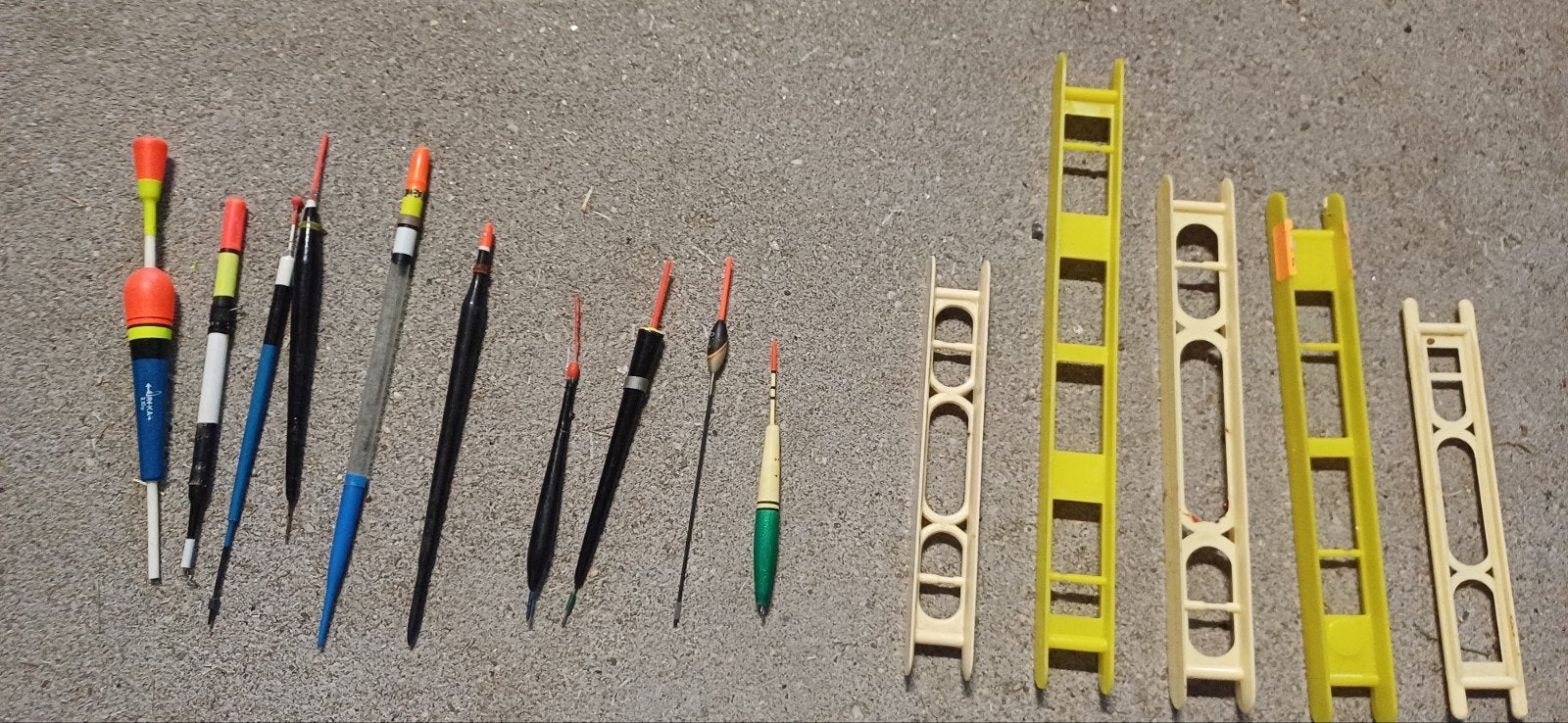 10 dobbers en 5 ladders voor het vissen, Ophalen, Gebruikt, Dobber of Lood