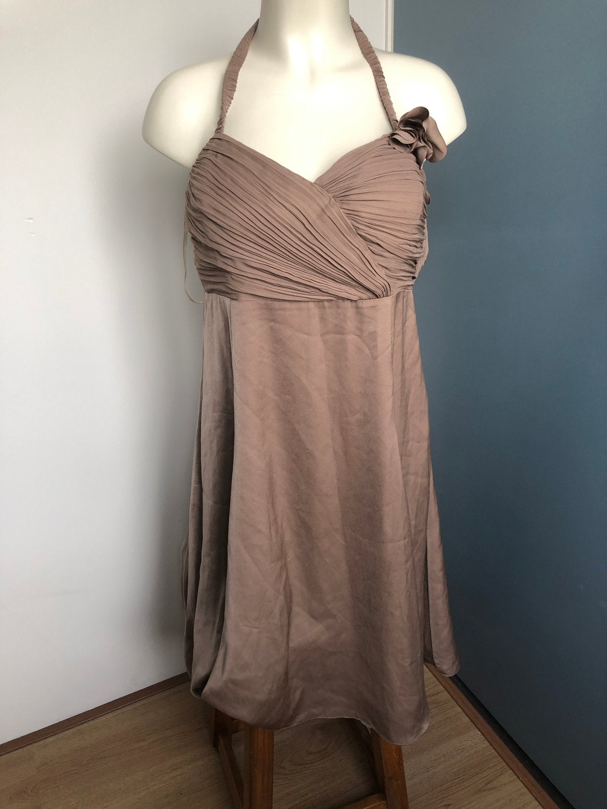 Styles by steps taupe jurkje 42 feestelijk chic, Kleding | Dames, Jurken, Zo goed als nieuw, Maat 42/44 (L), Bruin, Knielengte