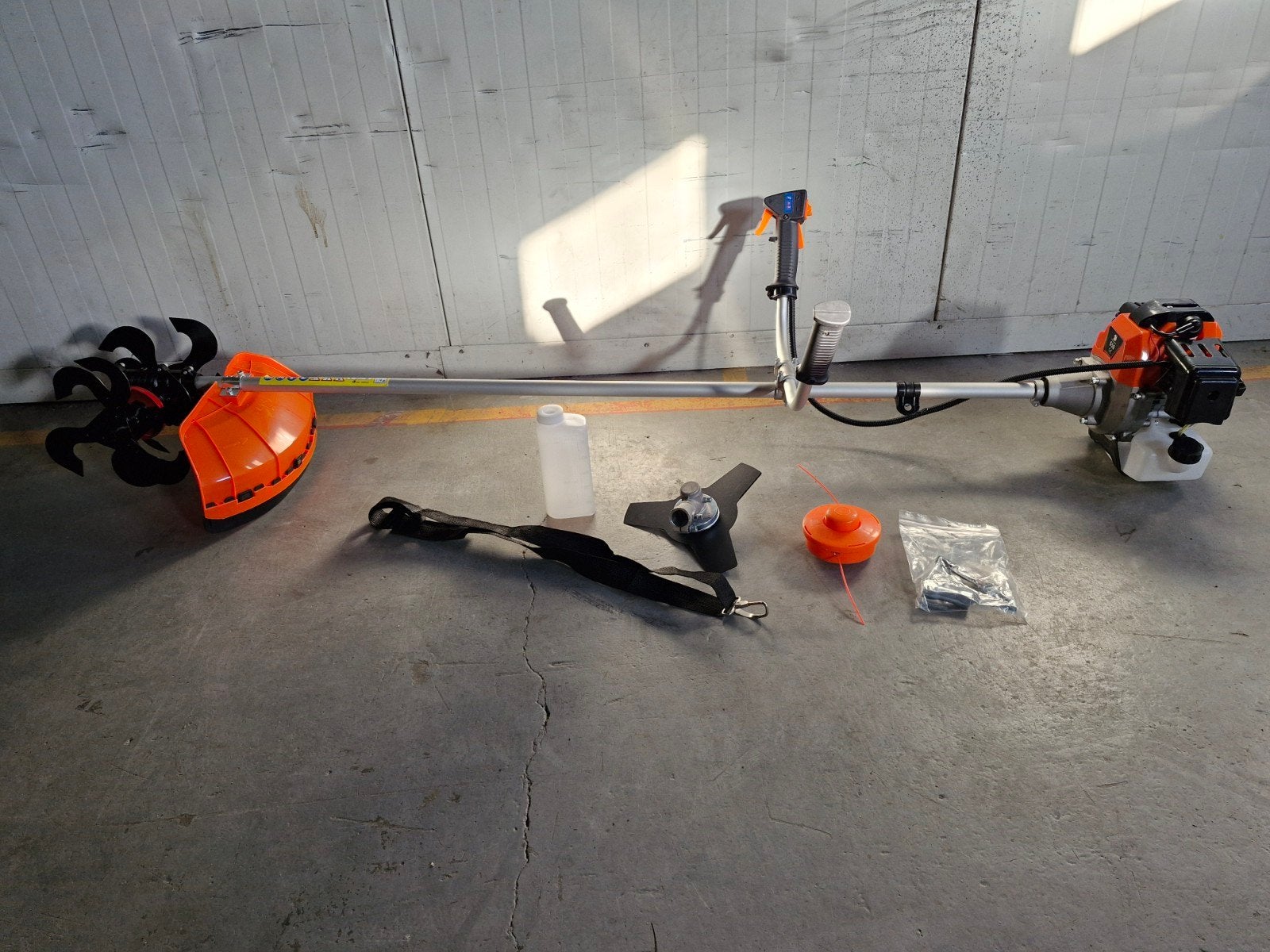 Bosmaaier ( nieuw ) met tuinfrees, Ophalen, Benzine, ., Nieuw