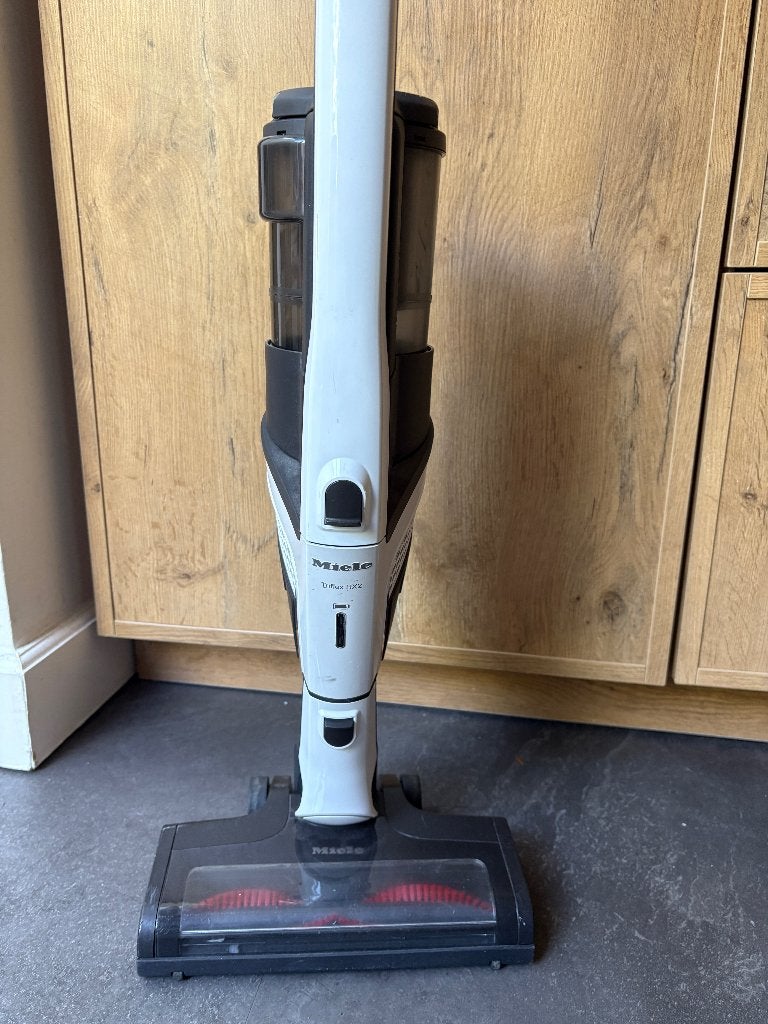 MIELE TRIFLEX HX2 LOTUSWIT, compleet met factuur, Ophalen, Zo goed als nieuw, Reservoir, Miele
