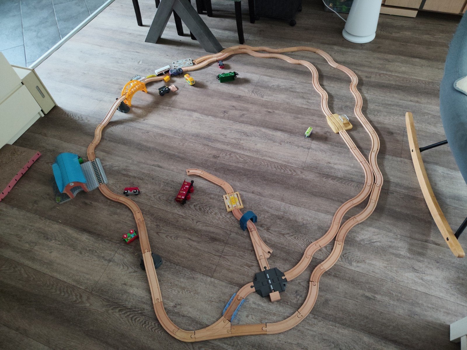 grote houten treinbaan, Ophalen