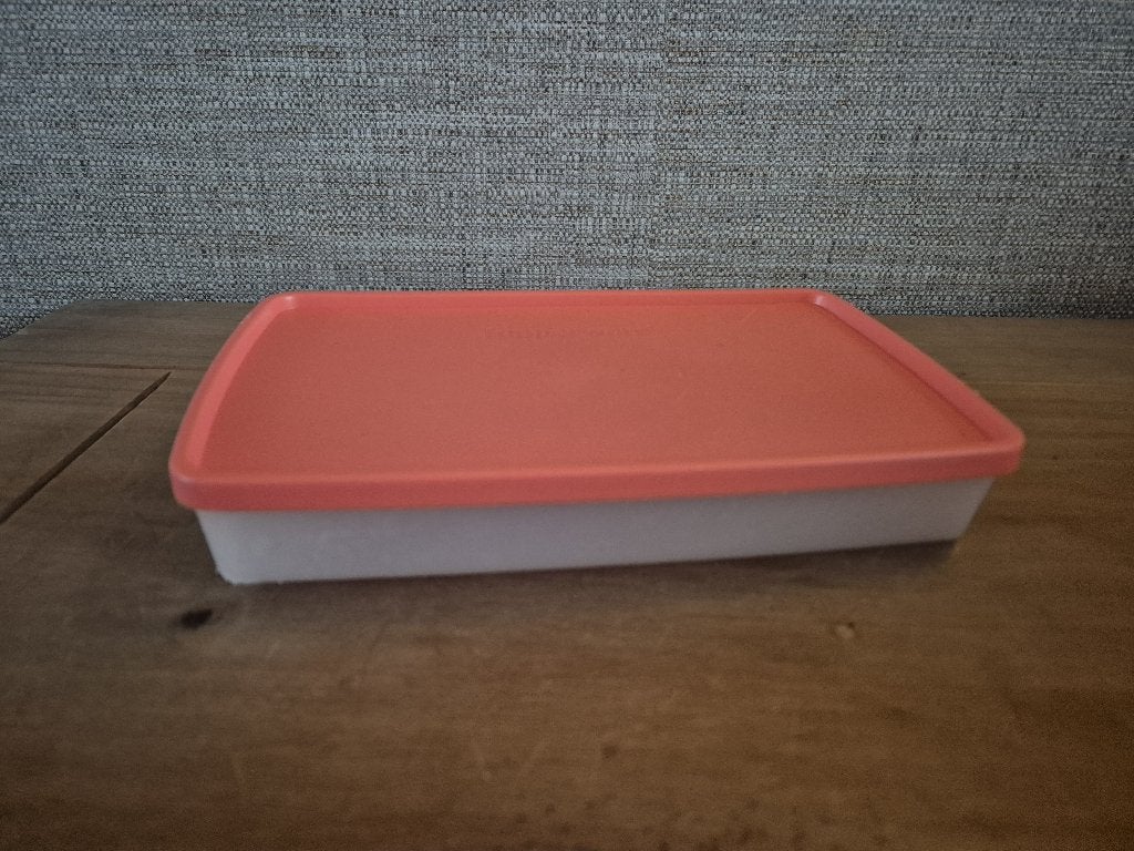 Tupperware Diepvriesdoos 600ML met roze deksel, Ophalen of Verzenden, Zo goed als nieuw, 600 ml, Met deksel