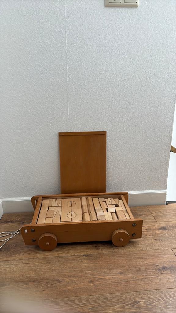 Vintage trekkar met blokken en een deksel, Kinderen en Baby's, Speelgoed | Houten speelgoed, Ophalen of Verzenden, Gebruikt