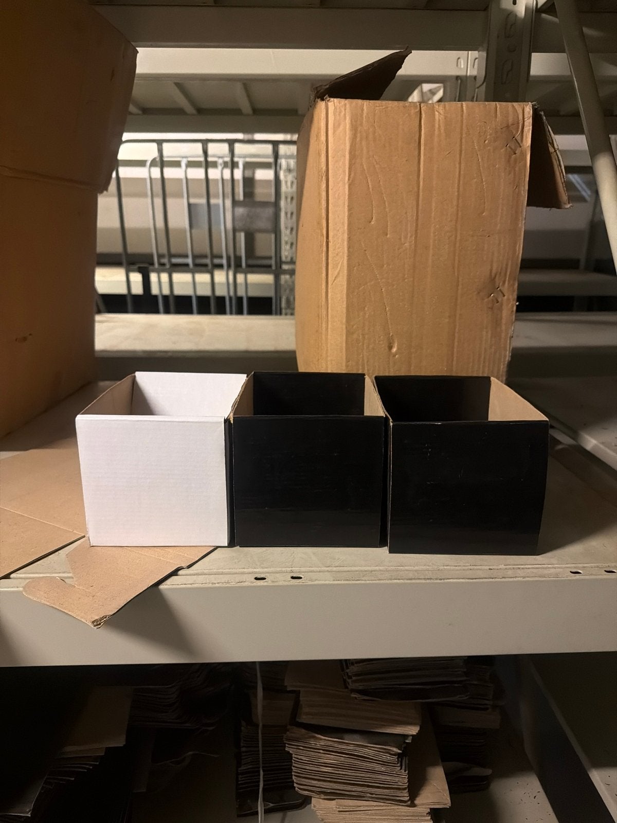 Diverse kartonnen dozen - Nieuw en ongebruikt, Doe-het-zelf en Verbouw, Doos, Minder dan 50 cm, Ophalen of Verzenden, Minder dan 40 cm